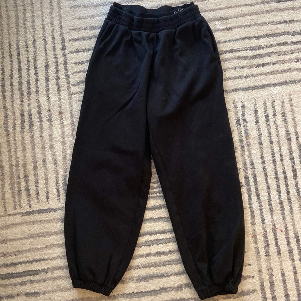 Black sweatpants